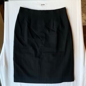 Requirements Women Pencil Skirt size 6, Black, 100% Pure Wool